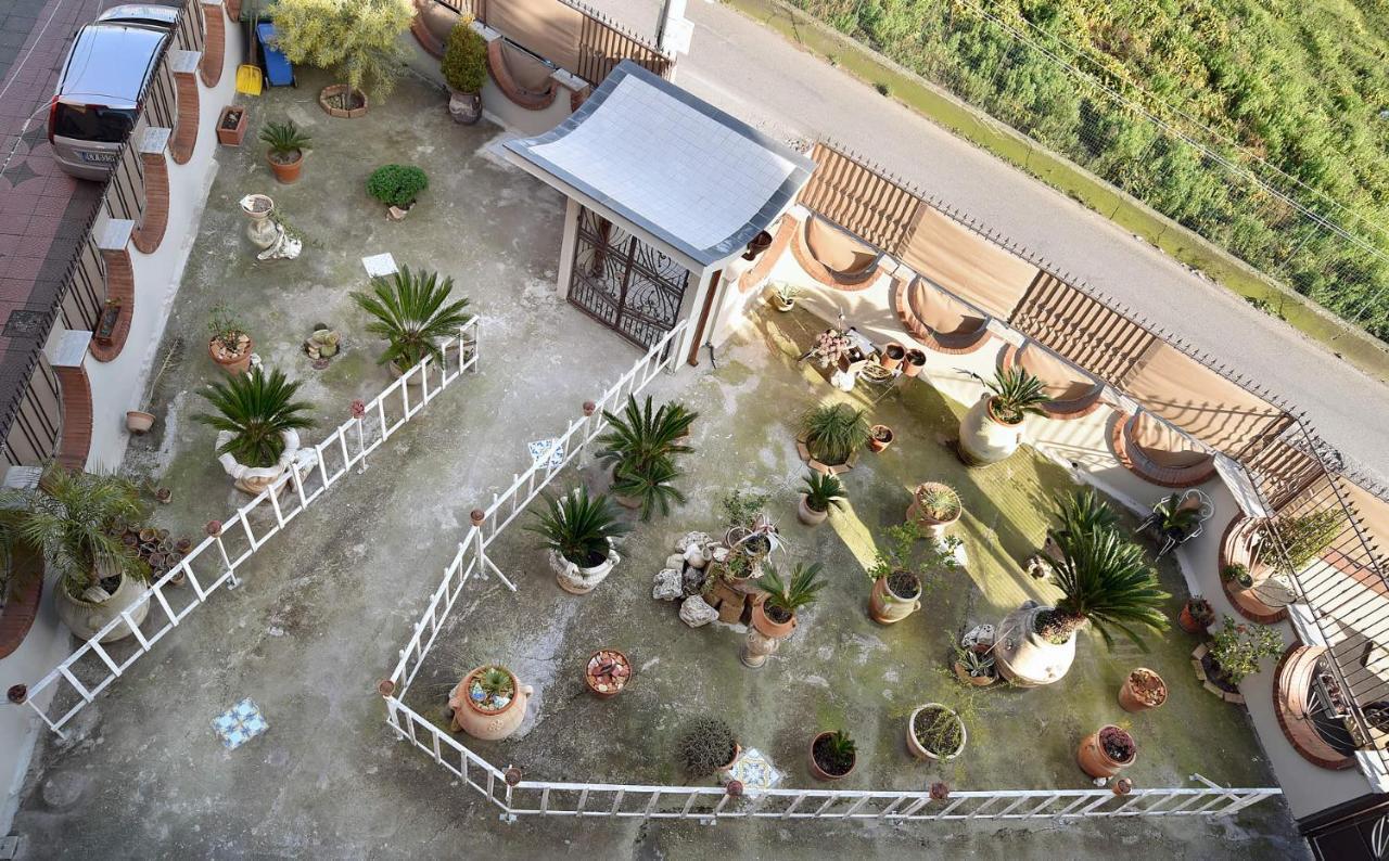 B&B Le Cycas カステッランマーレ・ディ・スタービア エクステリア 写真
